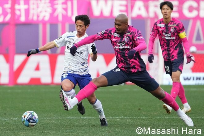 白熱の大阪ダービー！観衆4万2101人が詰めかけた長居スタジアム！10人対10人の戦いから史上初のPK戦へ！新生G大阪が勝ち名乗り！【セレッソ大阪vsガンバ大阪】激闘PHOTOギャラリーの画像002