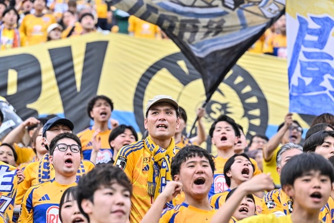 【サポーターアルバム】敵地で完敗も、試合後に大きな声で鼓舞したベガルタ仙台のサポーター写真63枚！ 人数＆声量で圧巻！！「ＲＢ大宮アルディージャーベガルタ仙台」の画像057