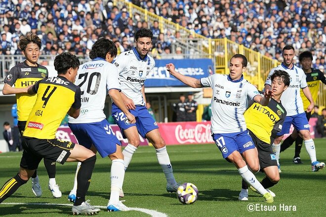 ロドリゲス監督も｢完成度の高い試合｣と称賛、ガンバ大阪の｢アブない刺客｣の猛攻を退けて柏レイソルが4位浮上【柏レイソルvsガンバ大阪】原悦生PHOTOギャラリーの画像002