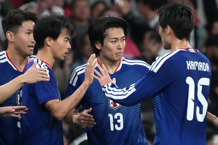 三笘薫から託された左サイドの命運、中村敬斗｢学ぶことが多い｣世界的ウインガーとの“前夜の密談”、森保監督も認めた“自由な関係性”【直撃2】