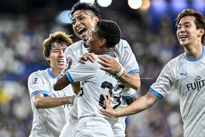 【ACLE日本勢で唯一勝利の川崎。蔚山戦の結果を分けた事前分析(2)】FW小林悠は「あまり前で背負わないように」をピッチの上でどう解決したか……百戦錬磨FWの対応力の画像