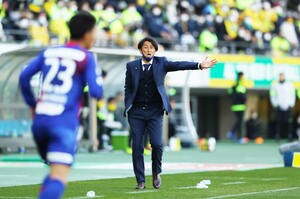 【J1昇格戦線異状アリ】磐田首位に返り咲き！京都を引きずり落とした甲府指揮官と21歳FWが語った同じ言葉「我々はまだまだ死んでいない」【戸塚啓のJ2のミカタ】(1)の画像