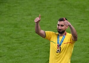 イタリア代表・ジャンルイジ・ドンナルンマが年間最優秀GK｢ヤシン・トロフィー｣を受賞!!アズーリのEURO制覇に大貢献！PSGでの出場機会を増やせるか?【動画】の画像