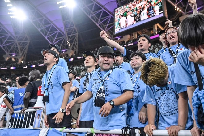 【サポーターアルバム】ACLE決勝で敗退した川崎サポーターの涙の姿……試合後、現地で感情を爆発させたサポーター写真51枚「アル・アハリー川崎フロンターレ」の画像040