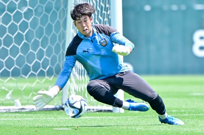 「雨でおいしかった」川崎GK早坂勇希がFC東京との練習試合での悪環境を歓迎した理由。GKだからこそ、試合出場の状況を想定する姿勢を語る……好プレー指摘も、課題を口にの画像