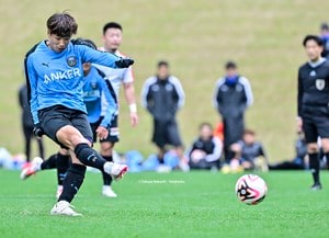 【J1川崎、1月24日のトレーニングマッチ詳報(1)】J1札幌戦でFW山田新が2得点！ 三浦颯太が左サイドで抜け出して瀬川祐輔にアシストも…今季初のJクラブ試合の画像