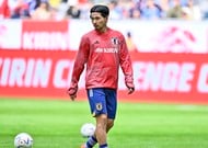 ｢視野広っ｣!! マンチェスター・シティのアーリング・ハーランドが試合途中に主審の落し物を拾う! ｢これが強者の余裕ってやつか｣と反響のサッカーノルウェー代表FWの｢紳士的な行動｣【動画】の画像