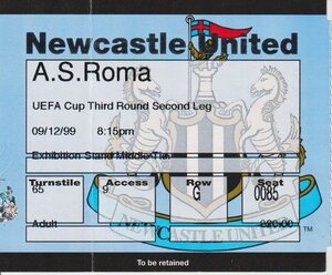 後藤健生の｢蹴球放浪記｣第256回｢イングランド最北の地でフットボールの神髄に触れる｣の巻(2)食堂の店主が｢まさか｣の事務局長、城門の上からの｢ボール投入｣でキックオフの画像