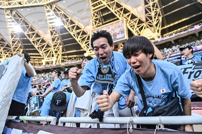 【サポーターアルバム】アジア青覇を果たすべく700人の川崎サポーターがACLE決勝に駆け付けた！ 現地で声援を送ったサポーター写真72枚「アル・アハリー川崎フロンターレ(2)」の画像050