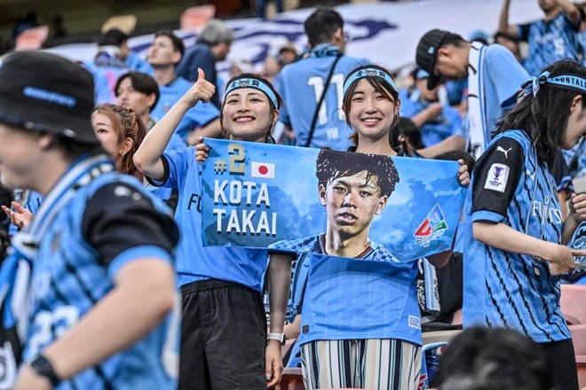 【サポーターアルバム】ACLE決勝に駆け付けた川崎サポーターは衝撃の700人！ 現地で声援を送ったサポーター写真81枚「アル・アハリー川崎フロンターレ(3)」の画像059
