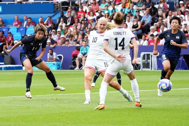 パリ五輪なでしこジャパン「激闘の記録」PHOTOギャラリー22枚　準々決勝アメリカ戦　金メダル獲得アメリカを相手に延長戦までもつれ込む「大奮闘」も…デニス・ロッドマン娘の一発に沈むの画像008