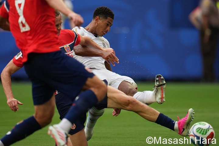 大住良之の｢この世界のコーナーエリアから｣第192回｢テレビとサッカー世界編｣(1)べリンガム同点弾を生んだケーブルゲート事件、VARも飲水タイムも昼間開催も…元凶はFIFAの迎合