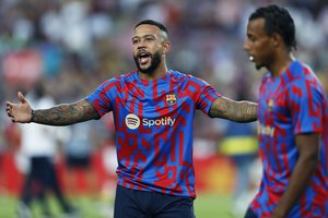 【動画】487万回再生！ バルセロナの選手が「豪華な私服姿」で練り歩く「バルサ・コレクション」が話題に！ ヴィトン、バレンシアガ、ドルガバ…世界的ブランド勢ぞろい！の画像