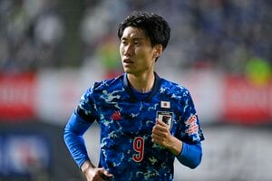 サッカー日本代表、ドイツで急成長の鎌田大地がパラグアイ代表戦で｢圧巻のプレー連発｣!!インサイドハーフ起用に応えMVP級の活躍でサバイバルレース激化…「ヨーロッパリーグ優勝大貢献の男」はワールドカップに必要!?【動画】の画像