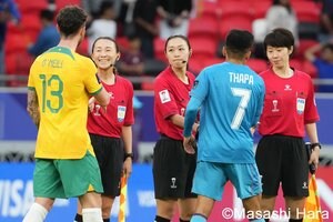 オーストラリアvsインド代表は大会史上初の女性主審にジャッジされた！ PHOTOギャラリー【AFCアジアカップ オーストラリア代表vsインド代表 2024年1月13日 20:30キックオフ】の画像