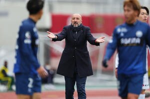 「天空の城」を活性化させる「ポポヴィッチ節」【J2の変化を感じさせる町田ゼルビアと外国人監督】(1)の画像