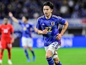 「双子みたいに似てる」日本代表・中山雄太が菅原由勢との2ショットを投稿し顔が「似てる」とファン注目！「眉間にタグ付けすな」と菅原からはツッコミもの画像