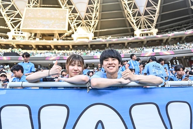【サポーターアルバム】アジア青覇を果たすべく700人の川崎サポーターがACLE決勝に駆け付けた！ 現地で声援を送ったサポーター写真72枚「アル・アハリー川崎フロンターレ(2)」の画像040
