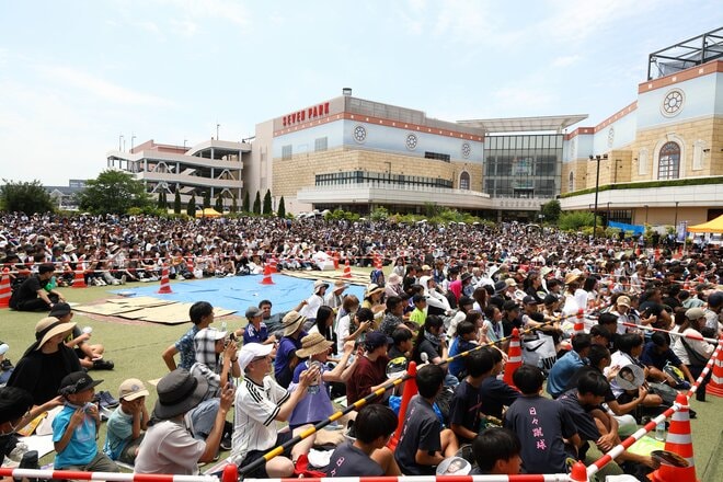 【画像18枚】国宝級イケメン中村敬斗の制服姿に｢キャ～｣5000人が熱狂！千葉県警｢闇バイト防止｣イベント密着(1) 蕎麦屋バイトで大行列？高額報酬で誘われたらの画像001