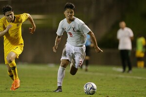 ｢ブンデスデビューは意外と早いかも｣!? 元京都21歳MF上月壮一郎が吉田麻也所属シャルケの｢トップチーム練習｣参加!!  チーム公式が｢練習風景動画｣を投稿【動画】の画像