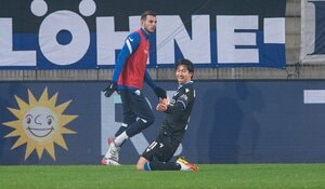 奥川雅也が止まらない!!驚異の4試合連続ゴール!｢日本代表に呼ばない理由がない｣圧巻ドリブルから絶妙なシュートで決めたビーレフェルトの｢先制弾｣とは?【動画】の画像