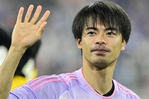 三笘薫も驚いた｢意外な色味｣ブライトン新アウェイユニに｢紫かっけー｣｢惚れた｣称賛の声！｢女子ファンにガン刺さりする気が…｣｢ホームユニより欲しいかも｣の画像