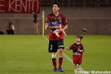 写真 内田篤人 引退会見での 心の名言 奥さんは小中学校のときから ボールを追いかける姿を見守ってくれていた 日本代表 ニュース サッカー批評web