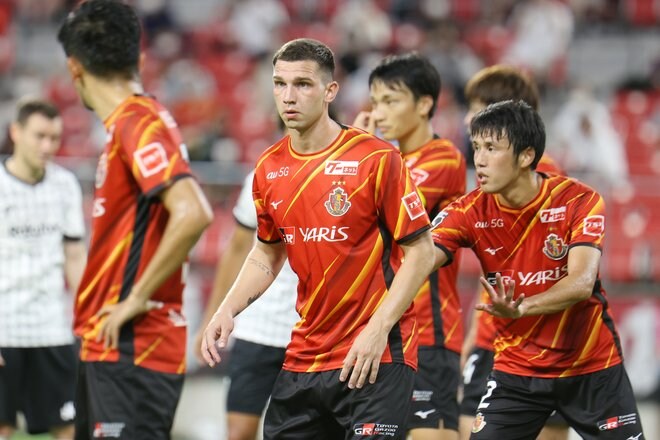 まさに「重戦車」!?名古屋グランパスを救う圧巻のハットトリック!!ACLの逆転勝利を導いたポーランド代表FWの凄すぎる逆転弾とは?の画像