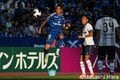 中2日で町田が驚異の3発快勝！ 古巣相手に“初ゴール”のMFが躍動＆先制のテテ・イェンギが歓喜！ 攻撃をけん引した相馬勇紀のお茶目な一面 【FC町田ゼルビアvsアビスパ福岡】激闘PHOTOギャラリーの画像002