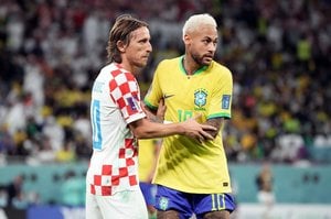 「泣いてまうやろ」 カタールワールドカップ敗退のブラジル代表FWネイマールを、思わぬ人物が慰める…ファンは「お互いを思い合う優しさにもらい泣き」と感涙の画像