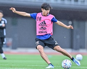 ブラジル戦翌日に「ナイス、タケ！」と賞賛の声が飛び出た「久保建英の絶好シュート」！ 7日の日本代表練習は和やかな空気の画像