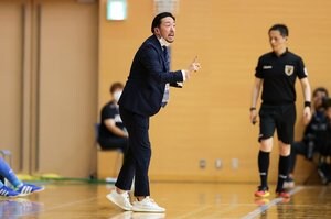 木暮賢一郎日本代表監督、ブラジル代表に「勝ちに行く」の言葉も「完敗」！圧巻の個人戦術と余裕プレーに差【ブラジルとの対戦で見えたフットサル日本代表の現在地】(1)の画像