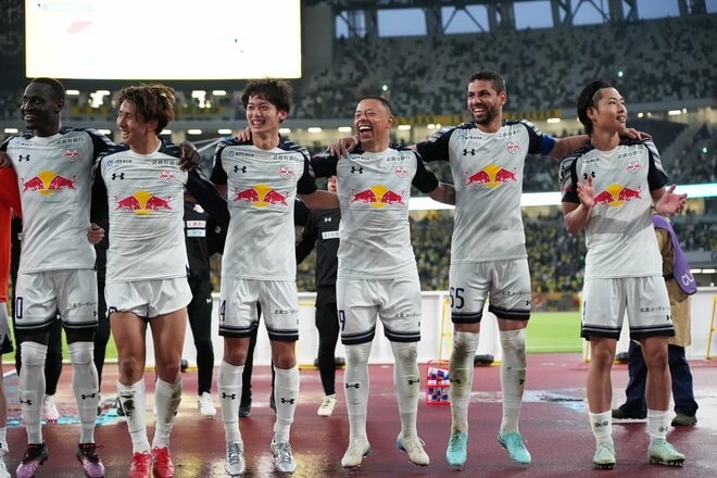 開始5分の背番号10の先制ゴールで幕開け！雨天の国立での1位と3位の上位対決はアウェイチームに軍配【ジェフユナイテッド千葉vsRB大宮アルディージャ】PHOTOギャラリー27連写の画像024