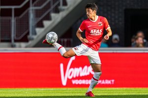 菅原由勢が凄い!!｢ワールドクラス級｣のでAZの勝利に貢献した完璧｢2アシスト｣とは?【動画】の画像