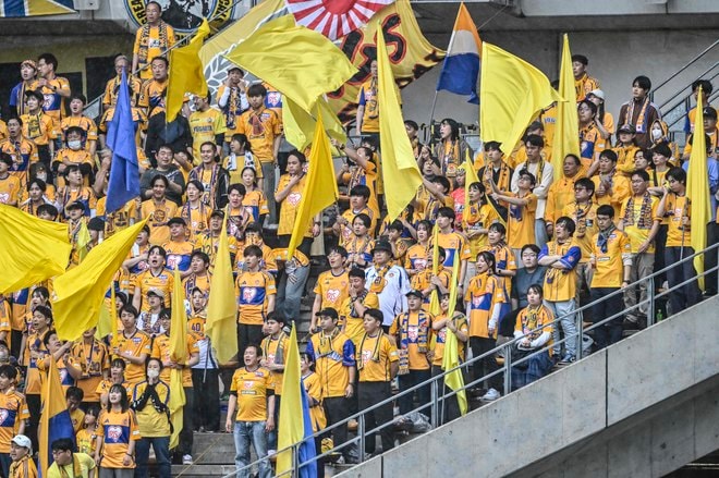 【仙台サポーターアルバム(2)】雨の試合に2000人！ 現地撮影した「ベガルタ仙台のサポーター写真99枚」！「ジェフユナイテッド千葉ーベガルタ仙台」の画像021