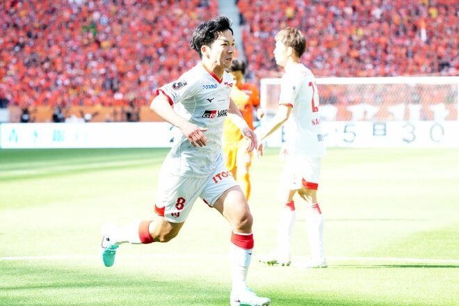 2連敗の｢19位｣名古屋と3連勝の｢5位｣清水が大舞台で激突、元サッカー日本代表が火花を散らした｢東海ダービー｣の意外な勝者と期待の新星【清水エスパルスvs名古屋グランパス】PHOTOギャラリー激闘25連写の画像014