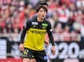木下康介・垣田裕暉の２トップに古巣対決となった小泉佳穂が先発。前半2得点でアウェイで快勝飾る【試合アルバム】「浦和レッズ―柏レイソル」の画像015