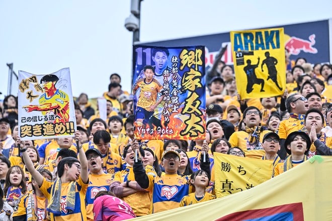 【サポーターアルバム】敵地で完敗も、試合後に大きな声で鼓舞したベガルタ仙台のサポーター写真63枚！ 人数＆声量で圧巻！！「ＲＢ大宮アルディージャーベガルタ仙台」の画像023