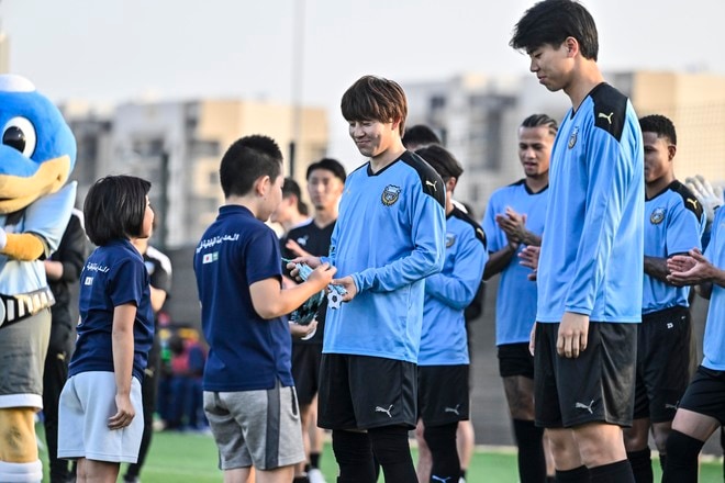 【川崎フロンターレアルバム】サウジアラビア到着翌日4月23日のジェッダ市内での「コーチングスタッフ＆クラブスタッフ写真」と「選手と子どもたちの交流写真」合計98枚！の画像088