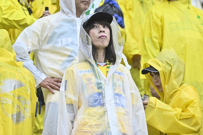 【千葉サポーターアルバム】雨の中で首位堅持のチームを後押しした「ジェフユナイテッド千葉のサポーター写真99枚」！ ゴール裏の熱狂ショット「ジェフユナイテッド千葉ーベガルタ仙台」の画像008