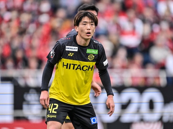 木下康介・垣田裕暉の２トップに古巣対決となった小泉佳穂が先発。前半2得点でアウェイで快勝飾る【試合アルバム】「浦和レッズ―柏レイソル」の画像015