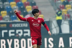 ｢可愛い｣｢大人気｣!!サッカー日本代表・田中碧の｢神対応｣が話題に!!川崎フロンターレ時代から変わらない…デュッセルドルフのアカデミー生の｢TANAKA｣コールに応えた｢行動｣とは?【動画】の画像