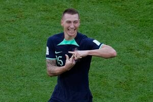 ｢J2の誇り｣｢魔境J2｣ファジアーノ岡山FWミッチェル・デュークが｢ワールドカップ初ゴール｣で｢J2の選手｣がトレンド入り! オーストラリア代表に勝利をもたらす｢決勝弾｣の画像