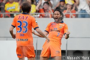 【J2夏の移籍市場分析】清水エスパルス、V・ファーレン長崎、横浜FCのトップ3はピンポイント補強、4位・ファジアーノ岡山が実績十分ストライカー＆攻撃的MF獲得で巻き返しへ【戸塚啓のJ2のミカタ】(1)の画像