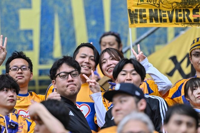 【仙台サポーターアルバム(1)】千葉戦に2000人が駆け付けたベガルタ仙台のサポーター写真99枚！ 雨中で声援鳴り響かせた「ジェフユナイテッド千葉ーベガルタ仙台」の画像088