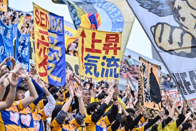 【サポーターアルバム】敵地で完敗も、試合後に大きな声で鼓舞したベガルタ仙台のサポーター写真63枚！ 人数＆声量で圧巻！！「ＲＢ大宮アルディージャーベガルタ仙台」の画像016