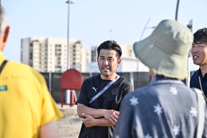 【川崎フロンターレアルバム】サウジアラビア到着翌日4月23日のジェッダ市内での「コーチングスタッフ＆クラブスタッフ写真」と「選手と子どもたちの交流写真」合計98枚！の画像017