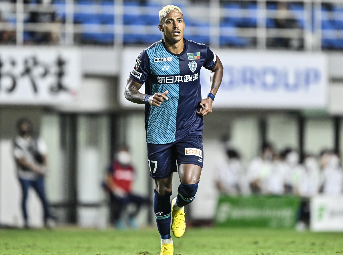 異例の珍事 アビスパ福岡が名古屋グランパスに 無抵抗ゴール を許す 監督同士の話し合いの末 福岡の選手が 棒立ち守備 で故意に失点 サッカー批評web