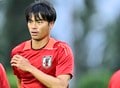 「三笘にビックリするヘンリー可愛くて好き」日本代表初召集の22歳DFの「三笘薫との食事会場での突然対面の瞬間」が話題に！「三笘いい先輩ぽいなー」「『憧れの先輩』感よ…」の声の画像001