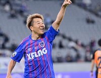 「引くぐらい速い」FC東京・永井謙佑が「浦和の左サイドを単独破壊」する衝撃のスピード!「漫画みたい」と話題に【動画】